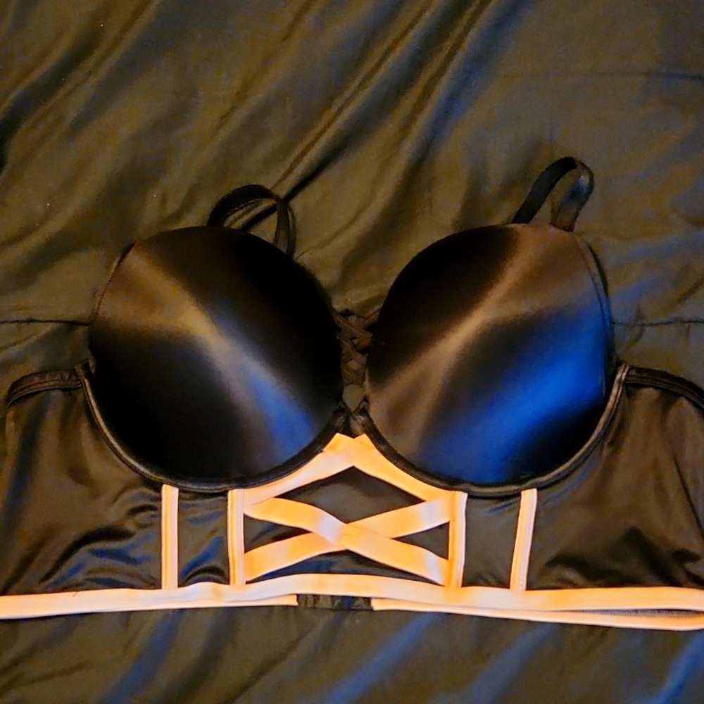 44C black corset